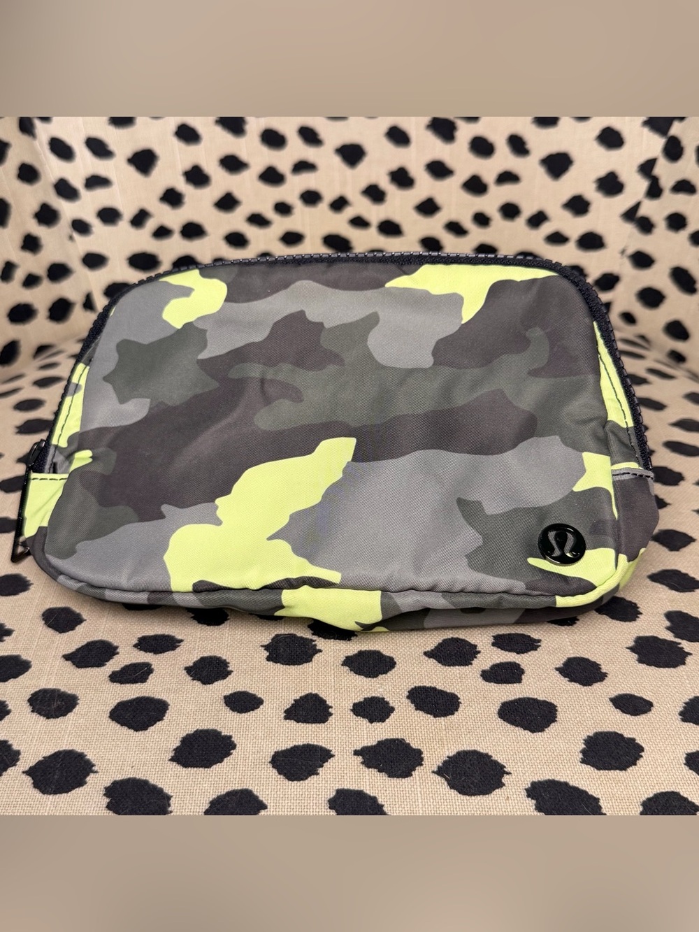 lululemon athletica Camo Zip Pouch - Neon Yellow & Gray
